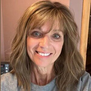Jennie Monofiliament Wig from Nel's Wigs NWT Light Brown